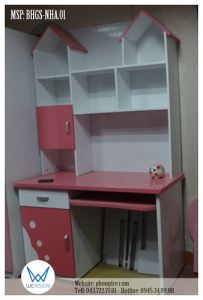 Bàn học liền giá sách ngôi nhà màu hồng