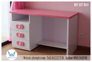 Bàn học có tay nắm gỗ tạo hình nơ Mèo Kitty