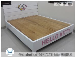 Giường gỗ sồi tự nhiên trang trí Hello Kitty 
