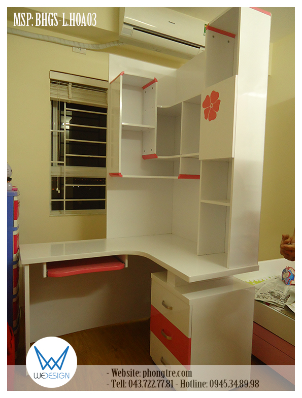 Bàn học chữ liền giá sách chữ L màu hồng trang trí bông hoa MSP: BHGS-L.HOA03