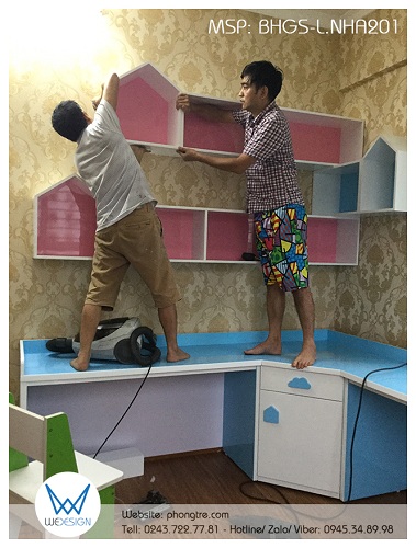 Mặt bàn học có kích thước lớn được Wedesign làm kết cấu chắc chắn