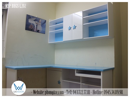Mẫu bàn học đôi đặt góc có giá sách treo tường MSP: BHGS-L.202