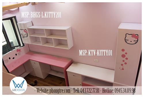 View 3 - Ảnh chụp từ trên giường 3 tầng xuống - Bàn học đôi đặt góc Hello Kitty và kệ ti vi Hello Kitty của 2 bé nhà anh Huy