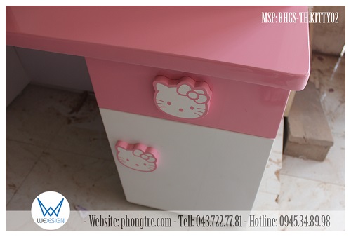 Bàn học Hello Kitty MSP: BHGS-TH.KITTY02 có tay nắm cánh tủ và ngăn kéo hình Mèo Hello Kitty đeo nơ