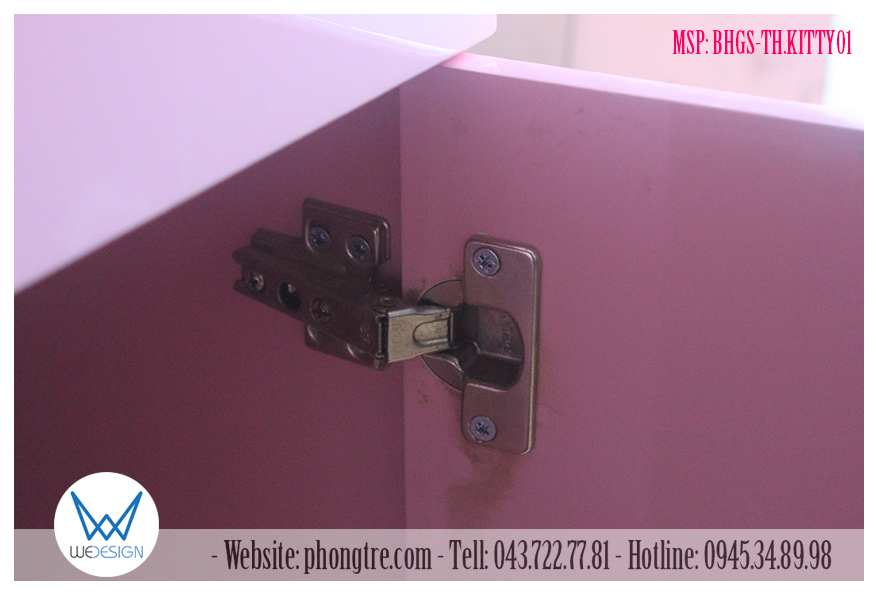 Cánh tủ của bàn học sử dụng bản lề âm