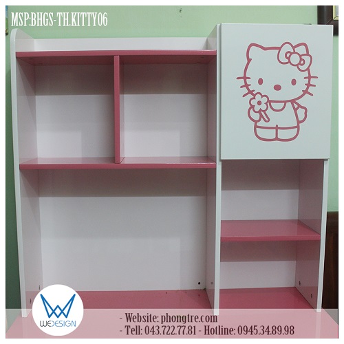Kệ sách có hồi chống giữa ở điểm cách 1 hồi bên 35cm và có ô tủ 1 cánh trang trí Hello Kitty cầm hoa xinh