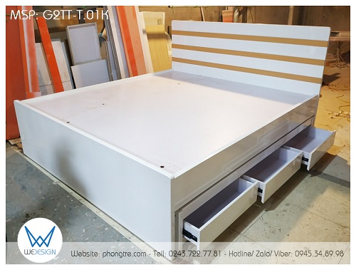 Giường tầng trên sử dụng 2 tấm dát phản MDF, tấm nhỏ cho kho và tấm lớn cho phần còn lại của giường