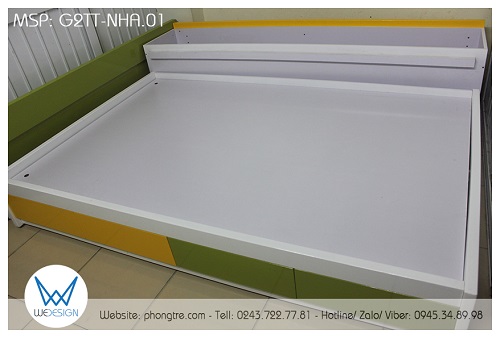Giường tầng dưới kích thước 1m2x1m9, sử dụng một tấm dát phản
