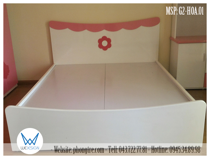 Giường bé gái trang trí bông hoa 6 cánh