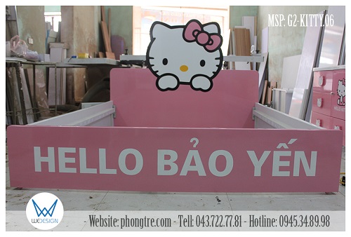 Giường ngủ Hello Kitty G2-KITTY.06 trang trí tên bé gái thể hiện vai trò chủ nhân phòng ngủ của bé