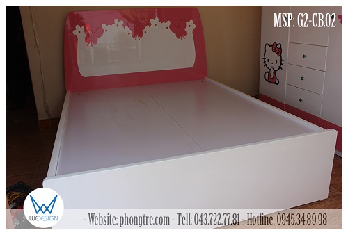 Giường trang trí bướm và hoa xinh như giường công chúa