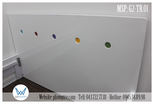 Trang trí hình tròn sắc màu xanh, đỏ, tím, vàng trên đầu giường MSP: G2-TR.01