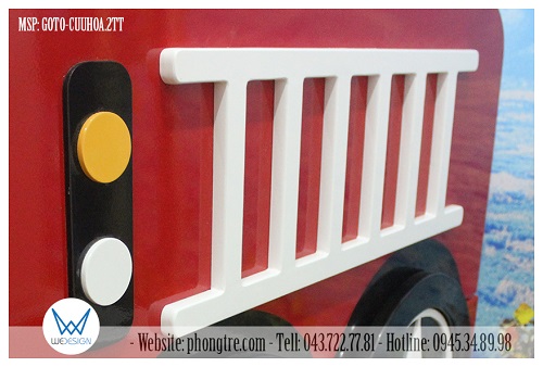 Chi tiết đèn báo hiệu đặt trên khu vực đang tác nghiệp được làm bằng 2 lớp gỗ 5 ly, chi tiết thang cứu hộ được làm bằng gỗ 1.5cm