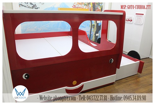 Chi tiết tạo hình mặt của xe cứu hỏa được tạo hình bằng gỗ 5 ly & chi tiết đèn xe tín hiệu trên nóc xe được làm bằng gỗ dày 3cm