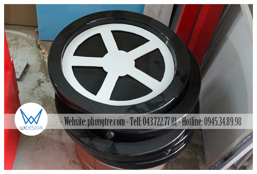 Bánh xe của giường ô tô Ferrari được sơn hoàn thiện