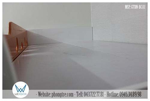 Giường ngủ tầng trên có kích thước 1m2x2m sử dụng 2 tấm dát phản