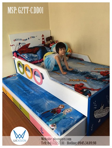 View 2: Bé Chip chơi cùng gấu bông trên giường tầng trên