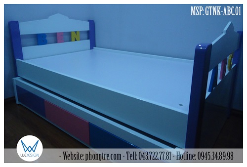 Giường 2 tầng thấp trang trí nick name của bé và chữ cái sắc màu dành cho trẻ em