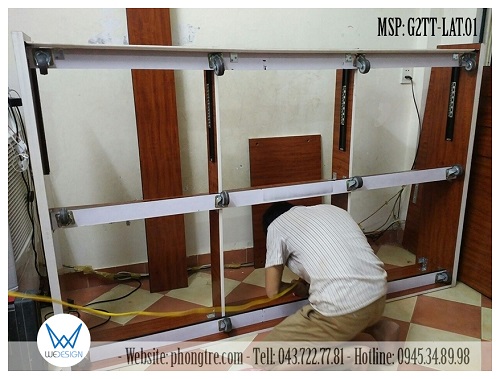 Giường tầng dưới sử dụng 12 bánh xe để di chuyển nên kéo đẩy rất nhẹ nhàng