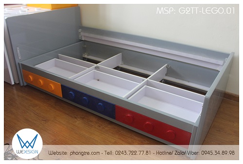 Kết cấu giường tầng dưới đan xương gỗ bắt 12 bánh xe giúp giường tầng dưới kéo ra, đẩy vào