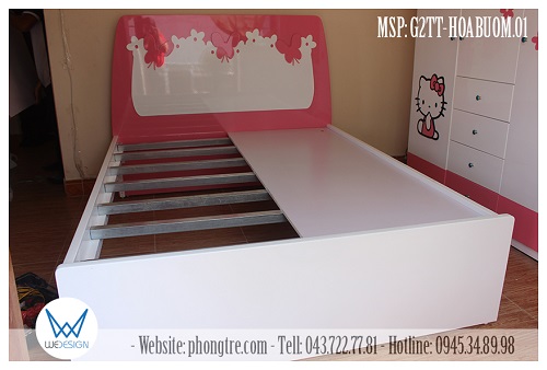 Giường tầng trên của giường tầng thấp trang trí bướm và hoa xinh sử dụng dát phản