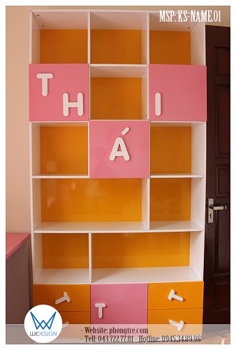 Kệ sách trang trí tên bé Thái sắc màu hồng - vàng - trắng dễ thương