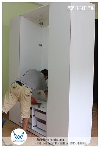 Khối tủ phía dưới được chia 4 cánh - 3 buồng