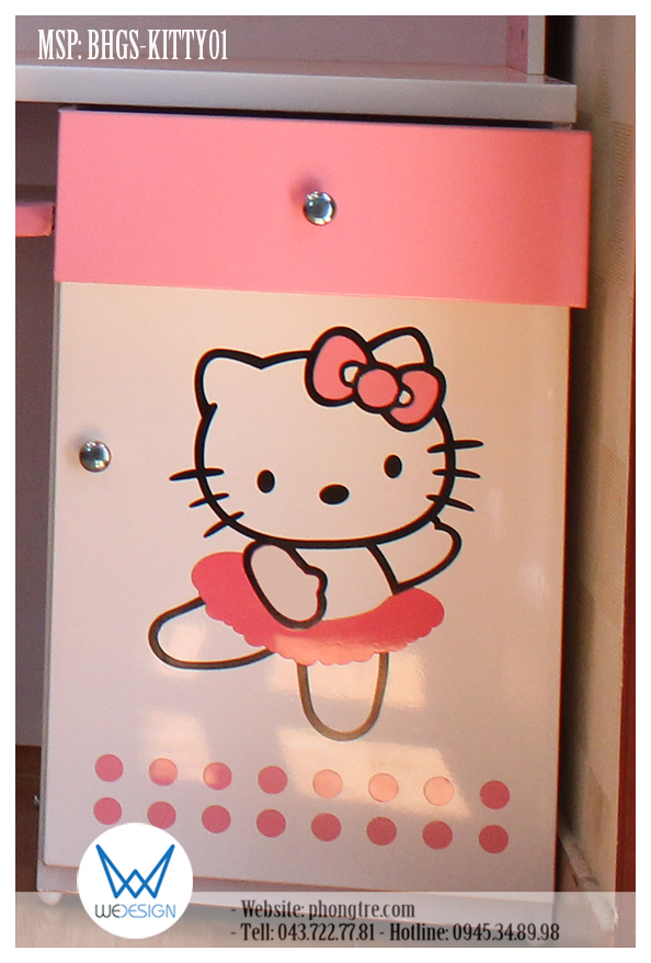 Chi tiết trang trí Mèo Hello Kitty đang múa ba lê trên cánh tủ dưới bàn học