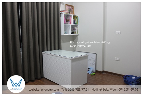 Wedesign đã làm thêm tấm yếm trang trí đường soi ngang vào phần hậu cho bàn kê giữa phòng nhìn vẫn đẹp
