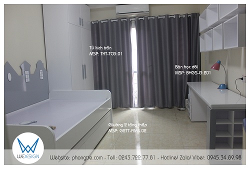 View 1, nhìn từ phía cửa ra vào của phòng ngủ ta sẽ thấy được giường tầng thấp, tủ kịch trần và bàn học đôi của 2 bé