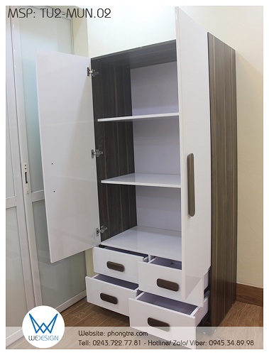 Bên trong cánh tủ mở ra chia đợt để đồ gấp, còn 4 ngăn kéo để đồ lót & tất