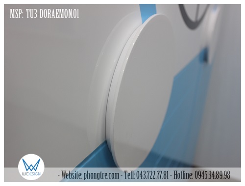 Tay của Doraemon, giơ ra phía trước được làm thành tay nắm mở tủ quần áo