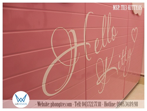 Chi tiết trang trí chữ Hello Kitty có đuôi chữ hình trái tim xinh xắn